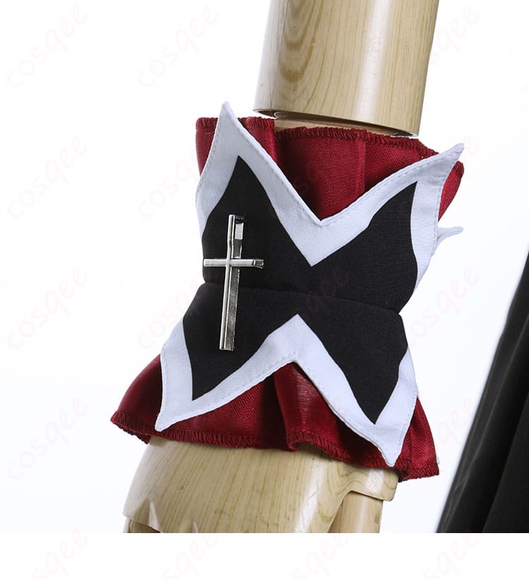 腕飾りのコスプレ衣装の詳細。美しいアクセサリーが衣装の魅力を引き立てます。