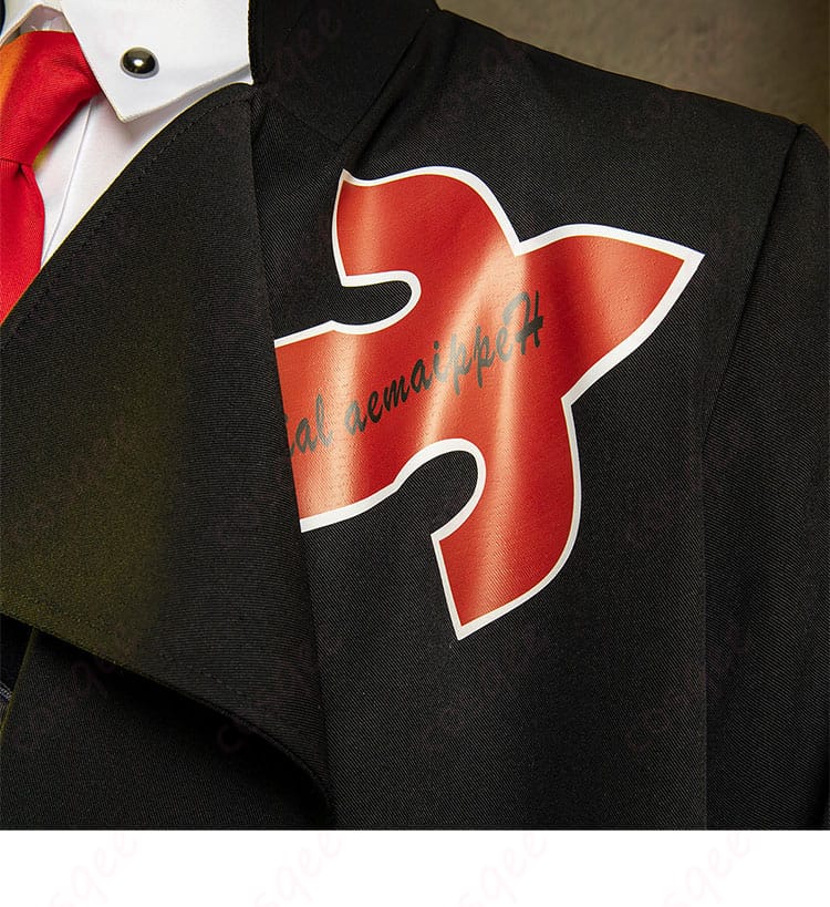 胸前の装飾ディテール - スレイヤーコスプレ衣装の胸元装飾の細部画像。