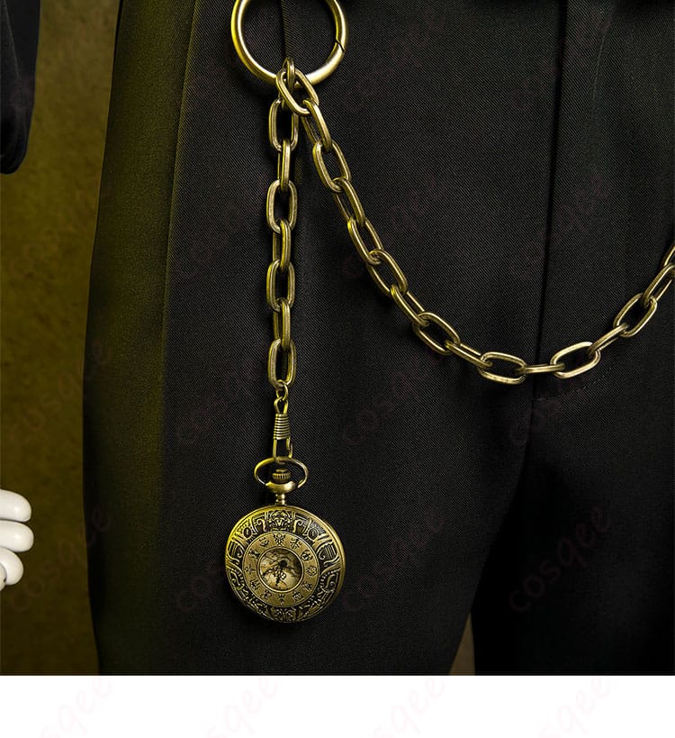 アクセサリーの懐中時計装飾ディテール - スレイヤーコスプレ衣装の懐中時計アクセサリーの細部。