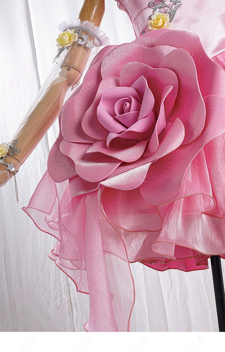 腰の花飾りディテール|マルガレータ・ツェレの衣装に付いた花の飾り