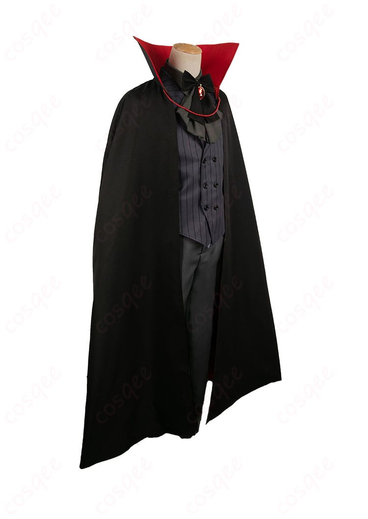 商品右側のアクアコスプレ衣装、真っ黒の吸血鬼衣装のディテール