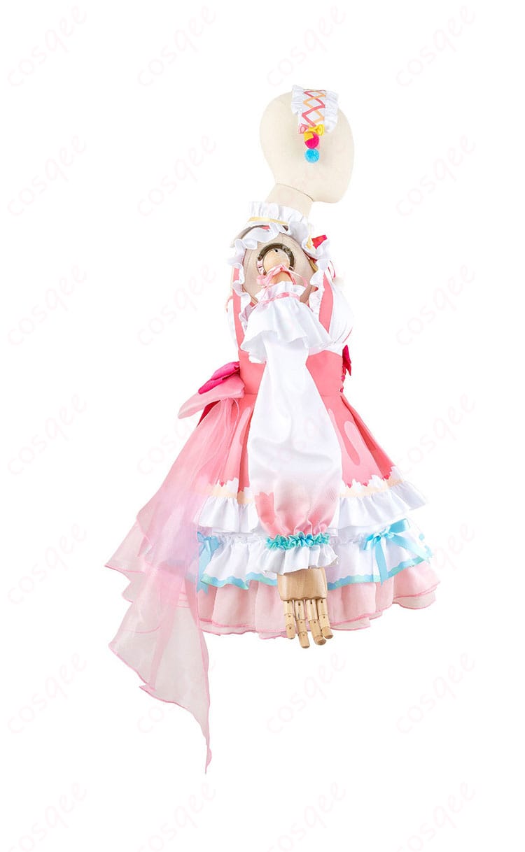 服装右側の装飾ディテールとリボンのコスプレ衣装画像