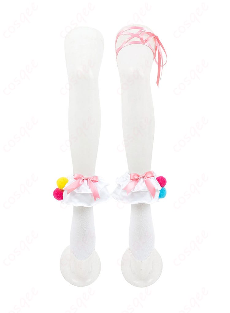 足元の系帯装飾と足飾りのディテール画像