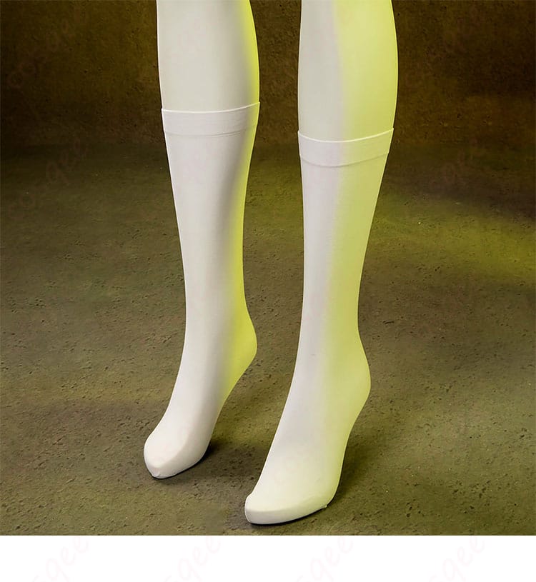 里中千枝 コスプレ衣装 足元のソックス装飾ディテール