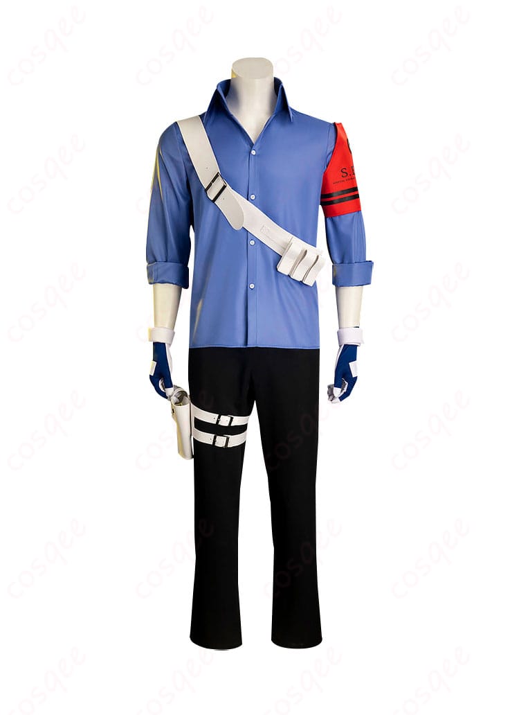 コスプレ衣装の装飾ディテール。精密にデザインされた徽章や刺繍のアップ。