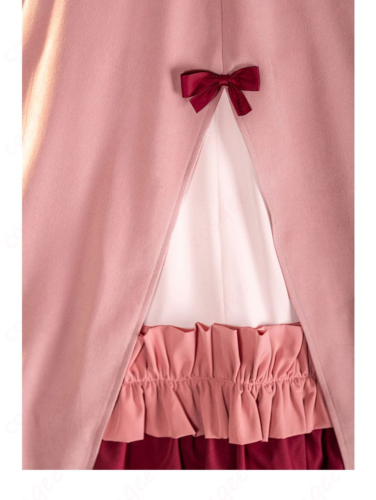 「ヴィクトリカ・ド・ブロワ コスプレ衣装 スカート背面蝶結び細部。背面の蝶結び装飾」