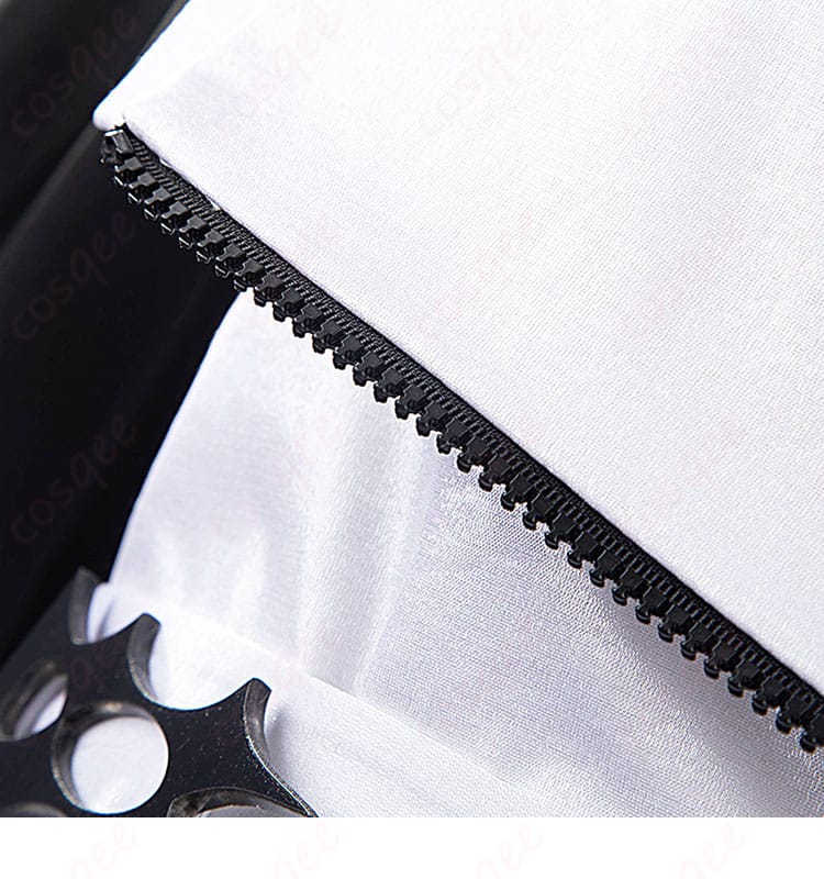 服装衣链细节图。衣装のファスナーとチェーンのディテール、デザインのクオリティが高い。