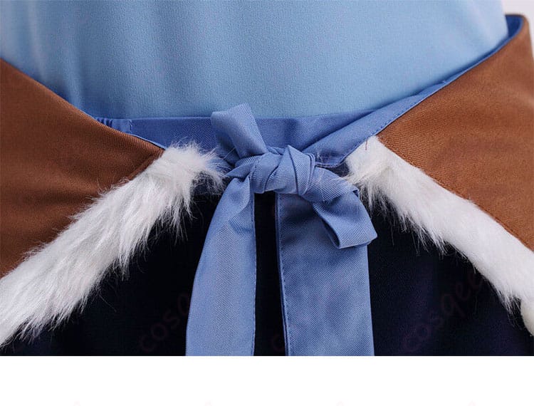 コーラ コスプレ衣装の系帯と腰の装飾部分。装飾的なデザインが特徴的で、キャラクターの個性を引き立てます。