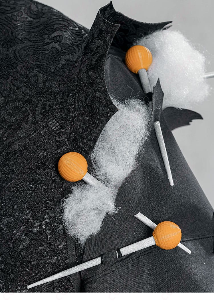 IdentityV コスプレ衣装 肩と袖部分の装飾ディテール。立体的な構造で存在感アップ。