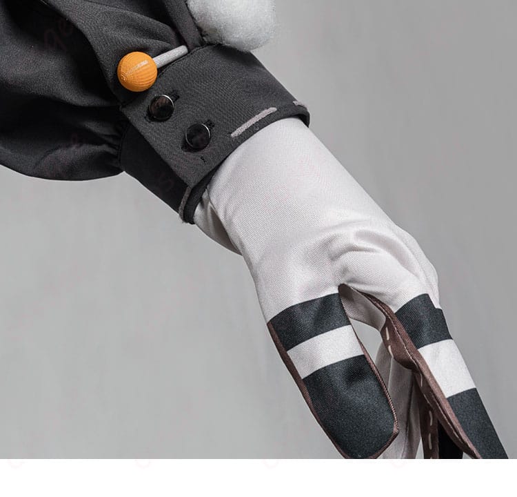 マティアス・チェルニン コスプレ衣装 左手用グローブのディテール。対称デザインが魅力。