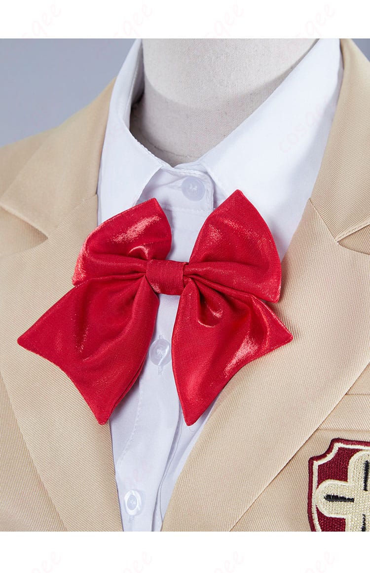 衣服の襟と蝶ネクタイ装飾の細部。御坂美琴のコスプレ衣装の美しいディテールが光る部分。アクセサリーにも注目。