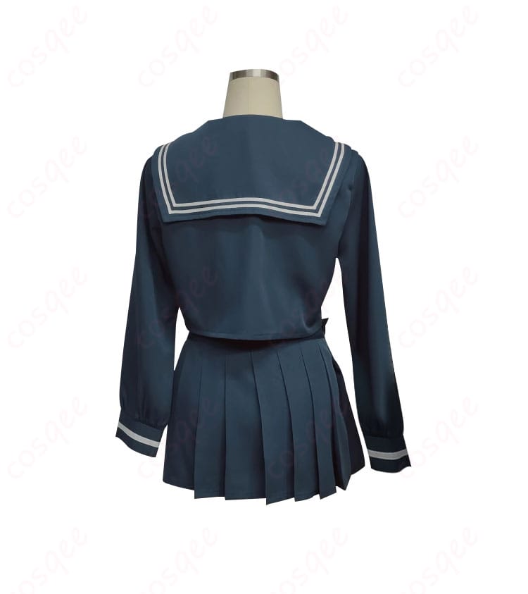 ブルーアーカイブ スケバン コスプレ衣装 セーラー服 背面のデザイン。背中部分のディテールが魅力的です。