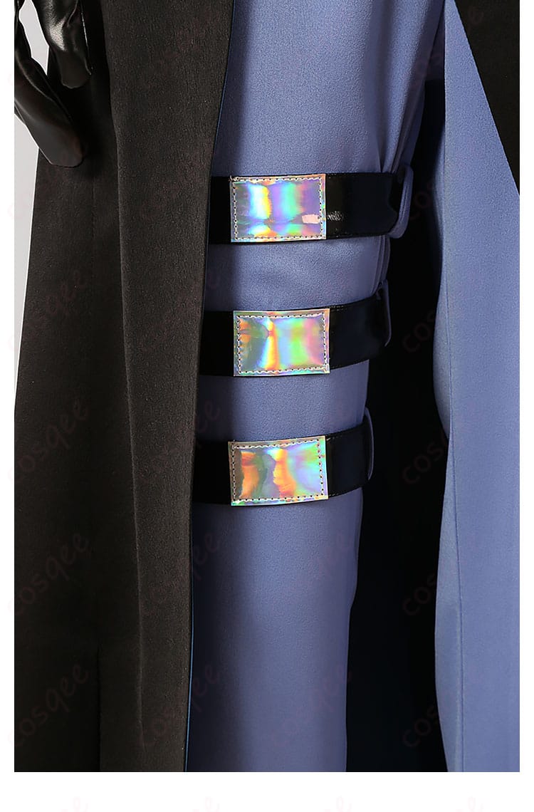 パンツの装飾ディテール。コスプレ衣装のズボン部分のデザインや装飾を細かく確認できる画像。