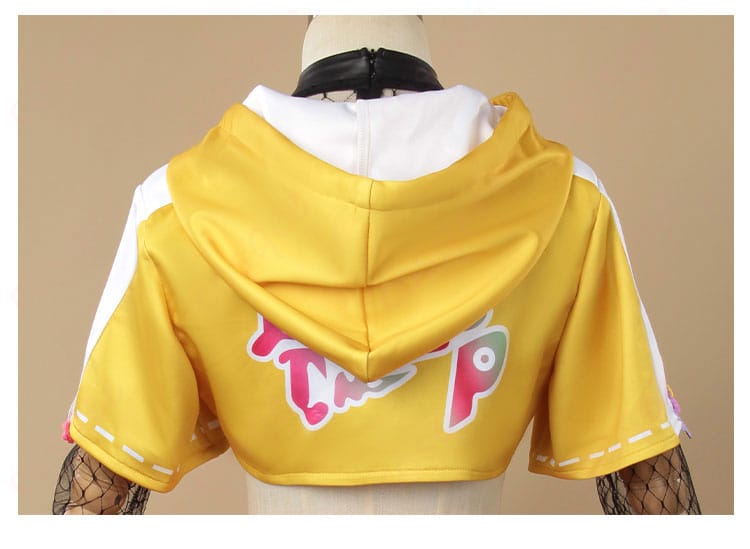 服上衣背面の装飾ディテール、コスプレ衣装の後ろ側のデザイン