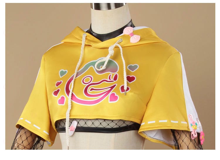 服上衣側面の装飾ディテール、側面の刺繍や装飾の美しいディテール