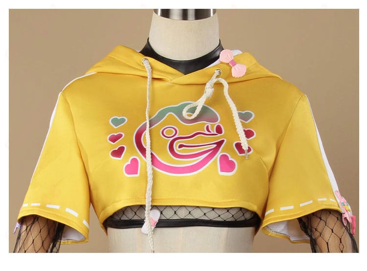 服上衣正面の装飾ディテール、ウィラ・ナイエルのコスプレ衣装の細かいデザイン