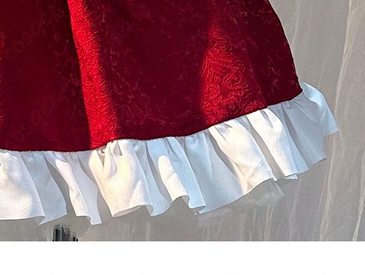 中二病 小鳥遊六花 コスプレ衣装 クリスマス衣装のスカート裾装飾の詳細画像。豪華なデザインが際立つ。