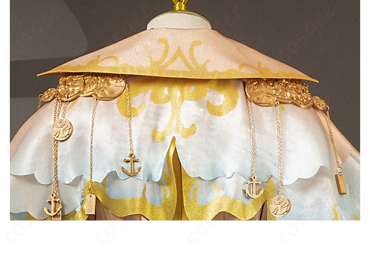 「コスプレ衣装の背面装飾細部。驚異の部屋バージョンのこだわりのディテールを強調。」