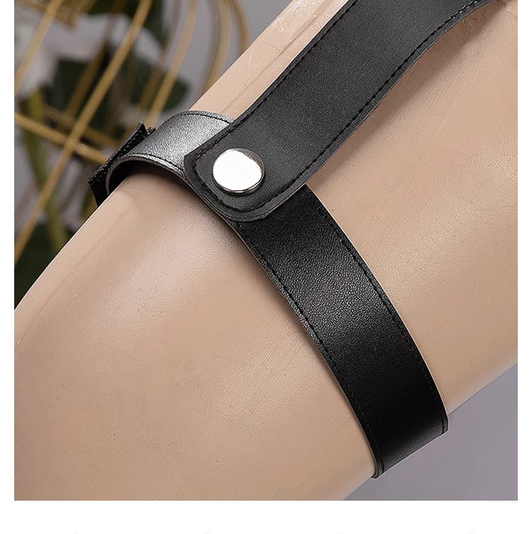 腕飾りのディテール画像 - 精緻なアクセサリーがコスプレを完成させる