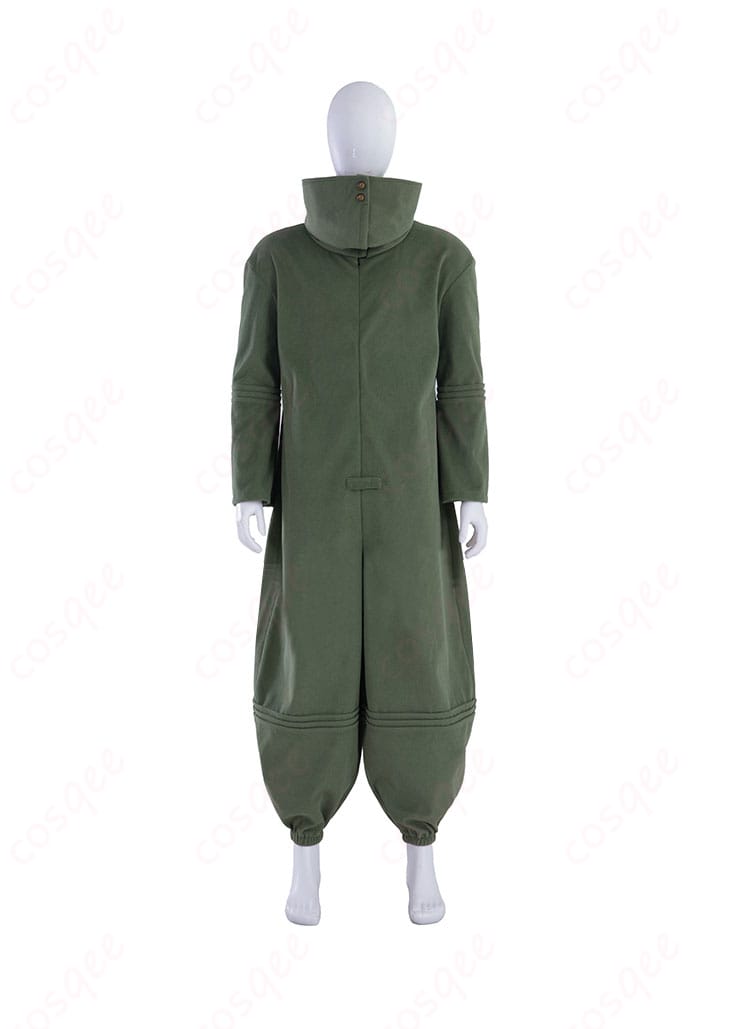 ALONEコスプレ衣装の正面詳細。精密な刺繍や装飾が忠実に再現された部分。