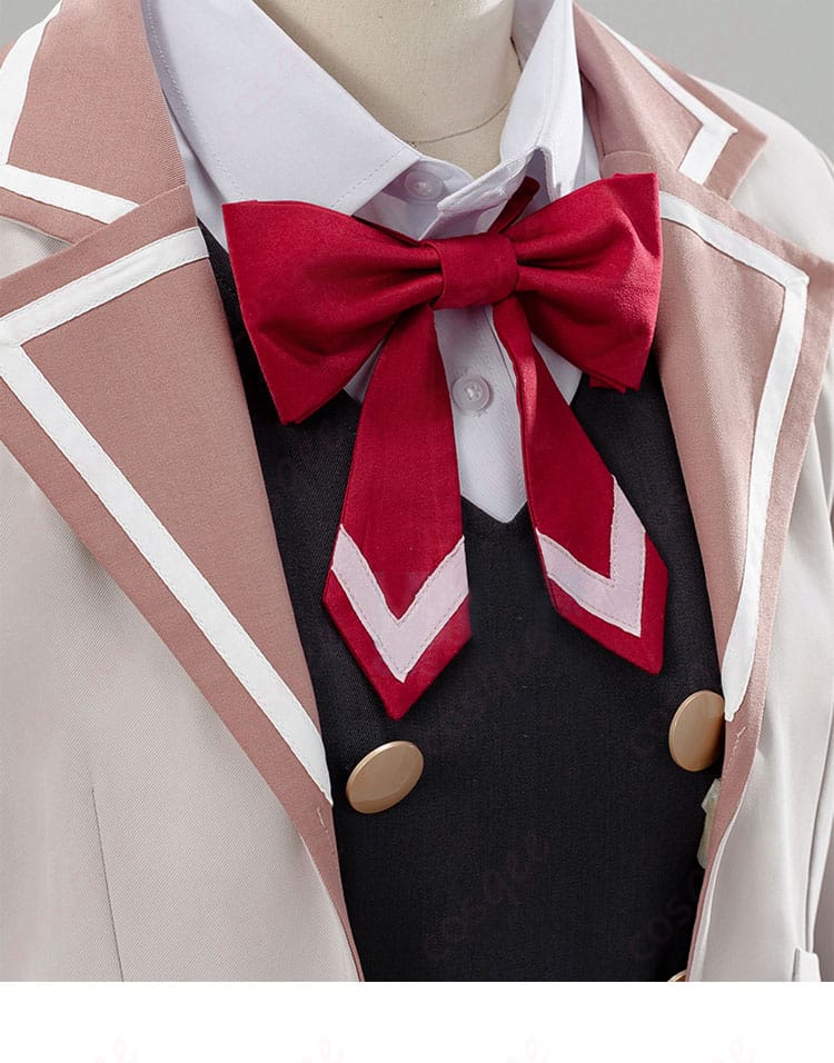 アリサ・ミハイロヴナ・九条のコスプレ衣装に使われた蝶ネクタイの装飾詳細。クオリティが高く、キャラクターの雰囲気を引き立てます。