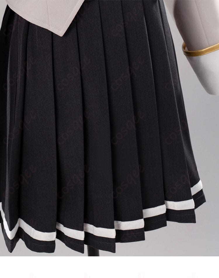 コスプレ衣装のスカート装飾の詳細。華やかなデザインが目を引きます。アーリャの個性を際立たせる重要なパーツです。