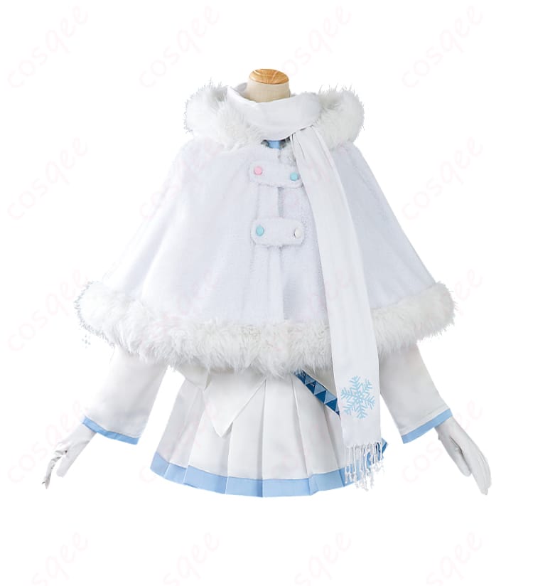 雪ミク 2024 × 三越コラボ コスプレ衣装の正面ビュー。忠実再現されたデザインで、ファン必見のコスプレ衣装。