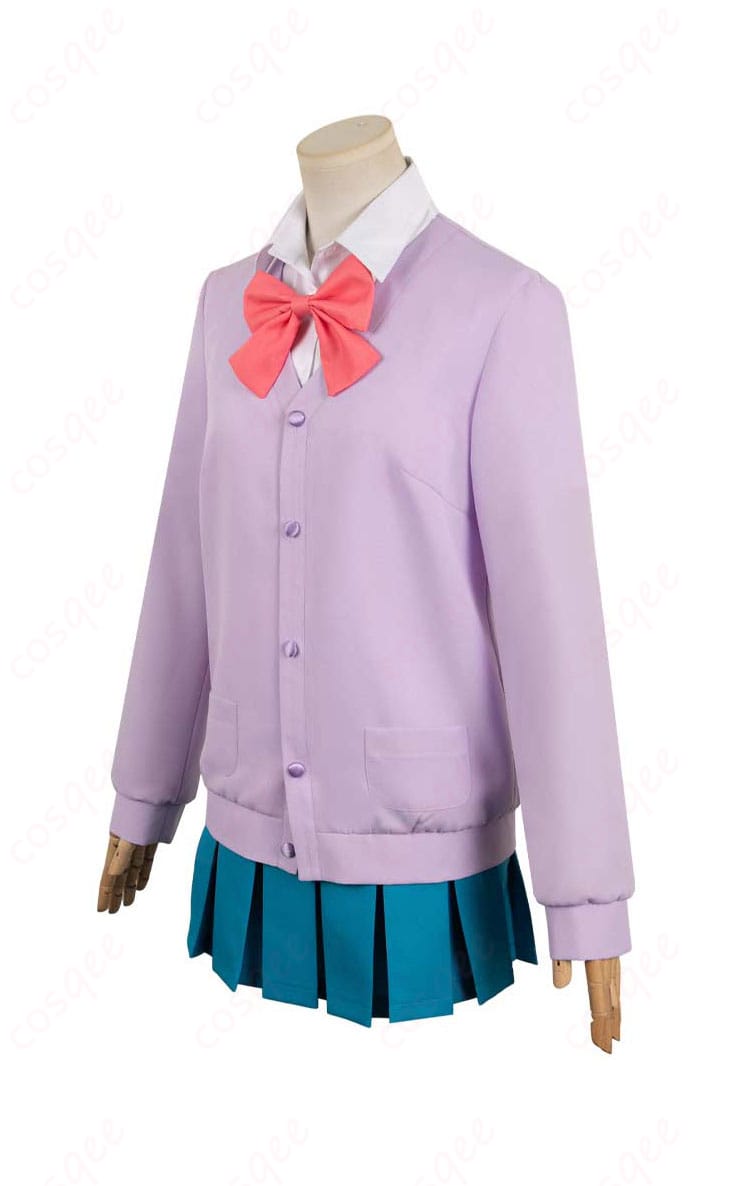 『君に届け』胡桃沢梅 コスプレ衣装。左側から見ることで、衣装のラインやディテールが確認できます。