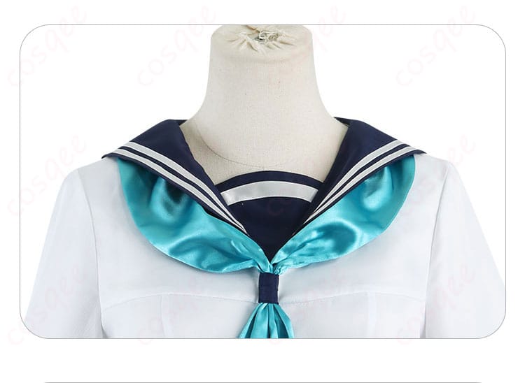 襟と蝶ネクタイの装飾細部 - 服の襟と蝶ネクタイ部分、細かいデザインが特徴のコスプレ衣装。