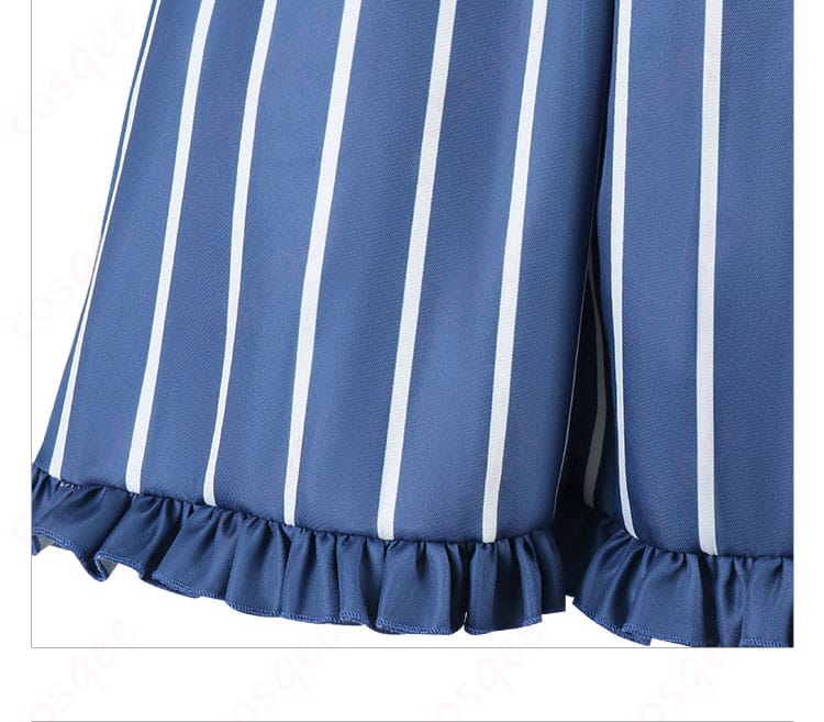 メイド服 スカートの裾装飾。可愛らしいデザインが全体を引き立てます