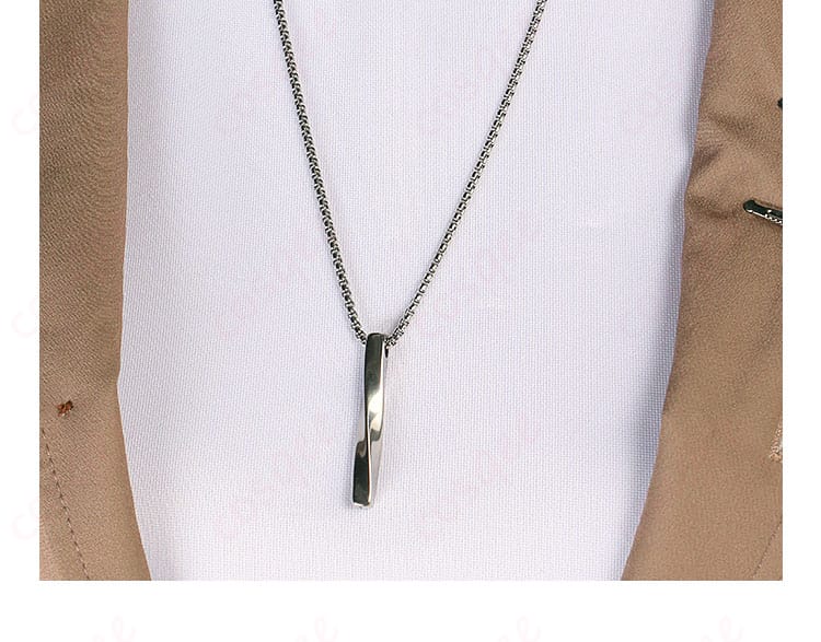 青柳冬弥のコスプレ衣装にぴったりなネックレスの装飾。