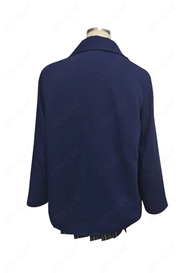 小鳥遊ホシノの2年生制服コスプレ衣装の背面ビュー。背面のデザインとディテールがしっかり再現されています。