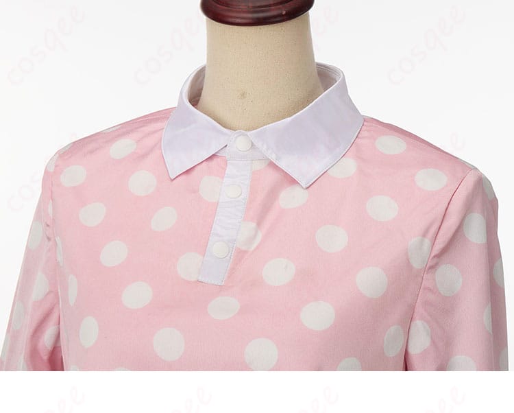 コスプレ衣装の上衣装飾の詳細。胸元のデザインと繊細な装飾が目を引く。