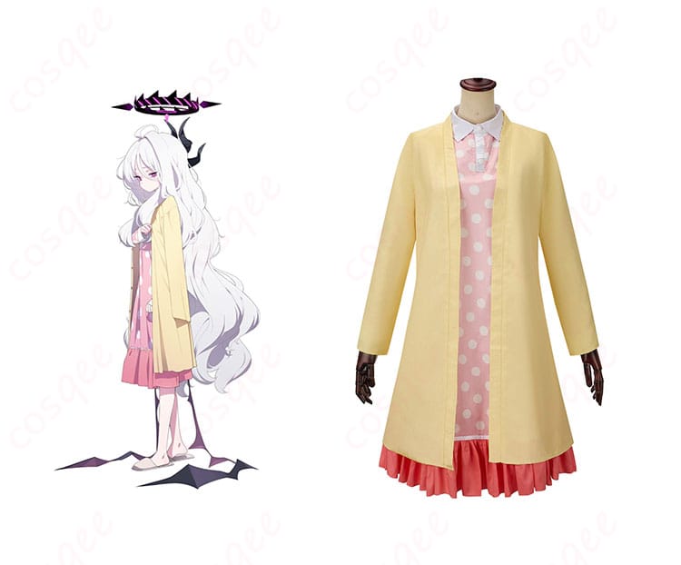 空崎ヒナ パジャマ コスプレ衣装の正面とキャラクターが一緒に写っている画像。ブルーアーカイブの世界を忠実に再現。