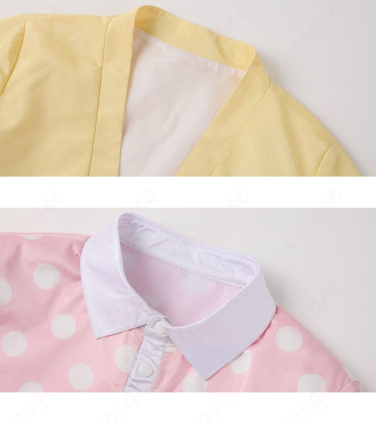 コスプレ衣装の襟元の装飾。丁寧に施された刺繍が華やかさを加える。