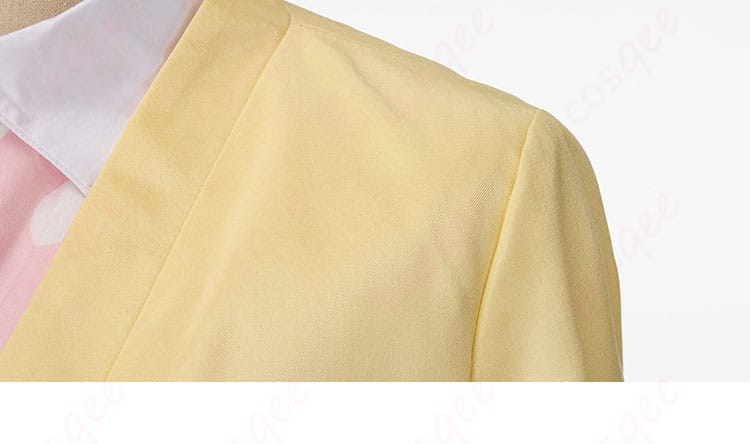 コスプレ衣装の肩袖装飾の詳細。衣装の優れた仕立てとデザインが見て取れる。