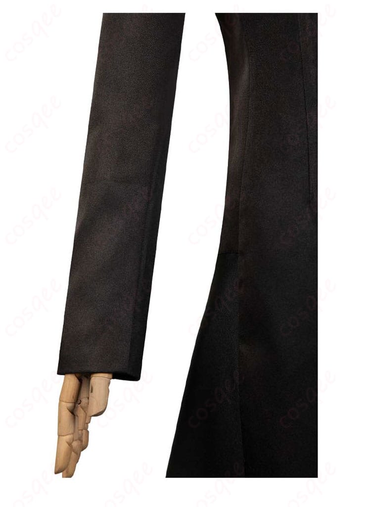 衣袖の装飾部分。細部にまでこだわったデザインが、キャラクターのイメージを強調しています。