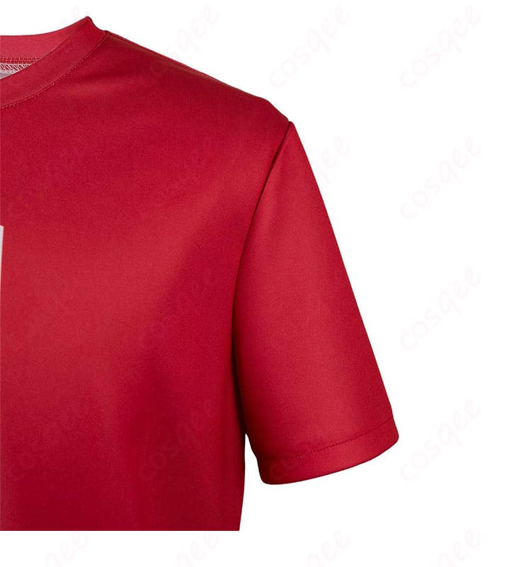 肩袖の装飾細部。衣装に込められたこだわりのデザインが見て取れる。