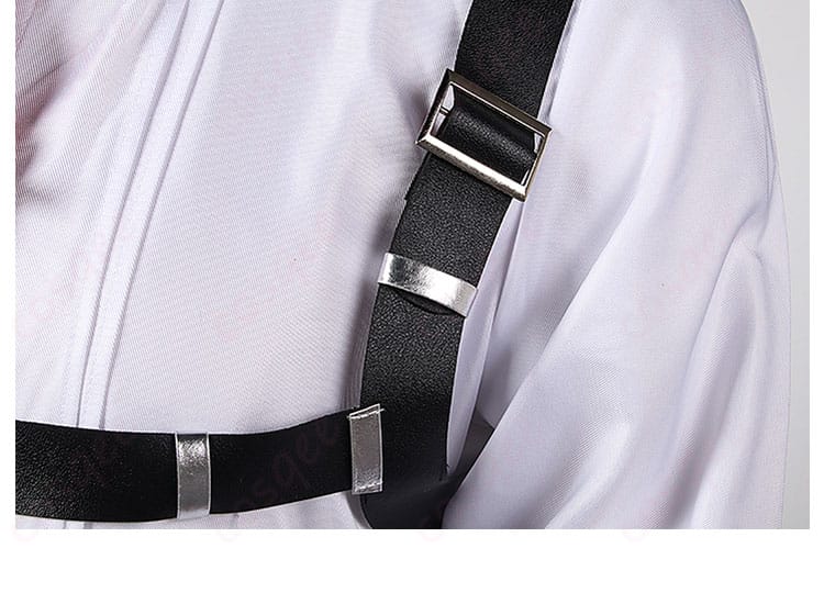 ヒースクリフ コスプレ衣装の肩ベルト部分の装飾ディテール。