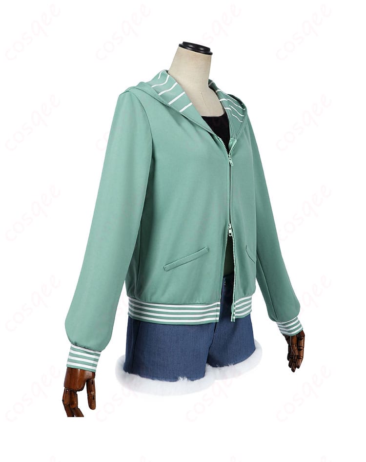 佐倉杏子コスプレ衣装の右側から見た画像。衣装のシルエットやラインが際立っています。