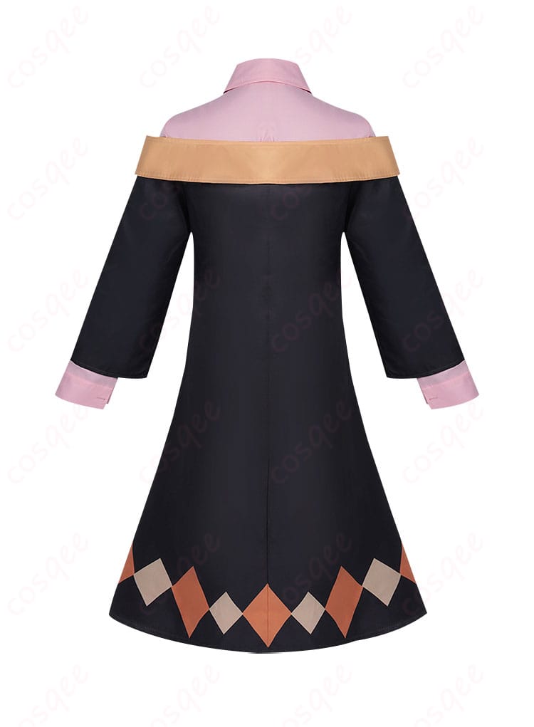 背面のデザインがしっかりと映された画像。後ろ姿のディテールにもこだわりがあります。