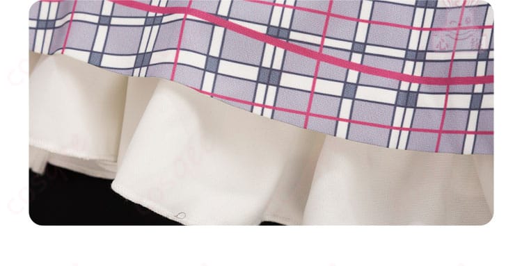 スカートの裾の詳細 - きれいに仕上げられたスカートの裾部分を強調した画像。