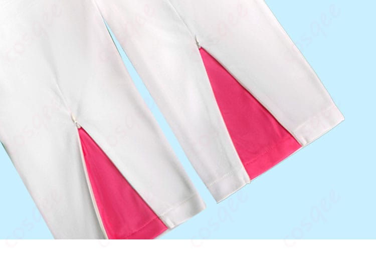 アイカツ!スクールジャージコスプレ衣装のパンツの足元部分の装飾が見える画像。スタイリッシュなデザイン。