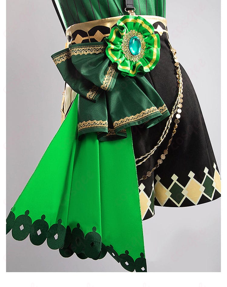 ウマ娘サトノクラウンのコスプレ衣装腰部の装飾 | 精緻な装飾で完成度が高い。