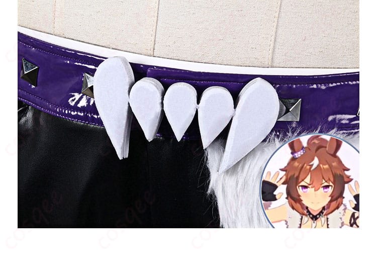 コスプレ衣装のパンツベルト部分の装飾細部を映した写真。シンコウウインディの服装にぴったりなデザイン。