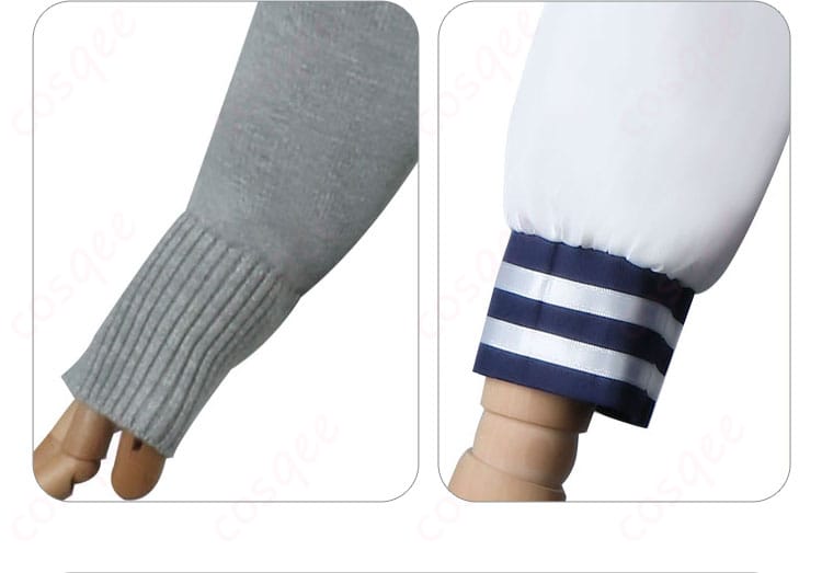 コスプレ衣装の袖口の装飾。細部までこだわったデザインが衣装の魅力を引き立てます。