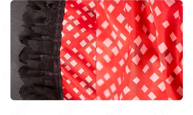 スカート裾の装飾細部画像 - スカートの裾部分の装飾。華やかなデザインが目を引きます。