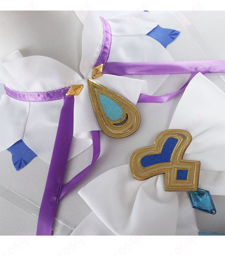 原神 ニィロウ コスプレ衣装 東風はこぶ花の吐息 衣装の領口と蝶結び装飾の細部。精緻な刺繍と装飾が特徴。