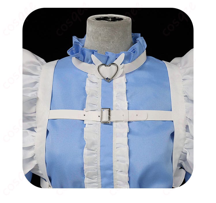 襟元、蝶ネクタイ装飾の細部 - 黛冬優子 コスプレ衣装の襟元と蝶ネクタイ、華やかで高精度な装飾ディテール。