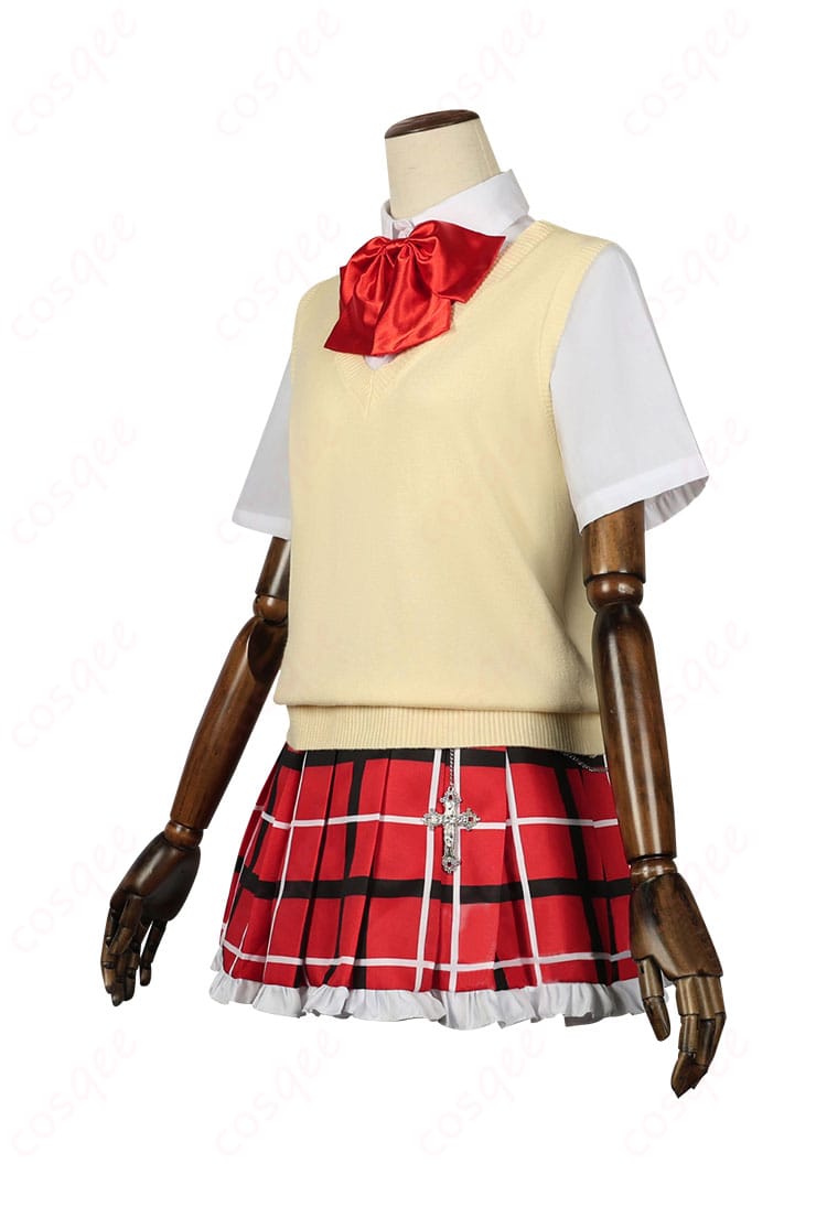 小鳥遊六花の夏服コスプレ衣装の側面画像。衣装のラインとディテールが強調されている。